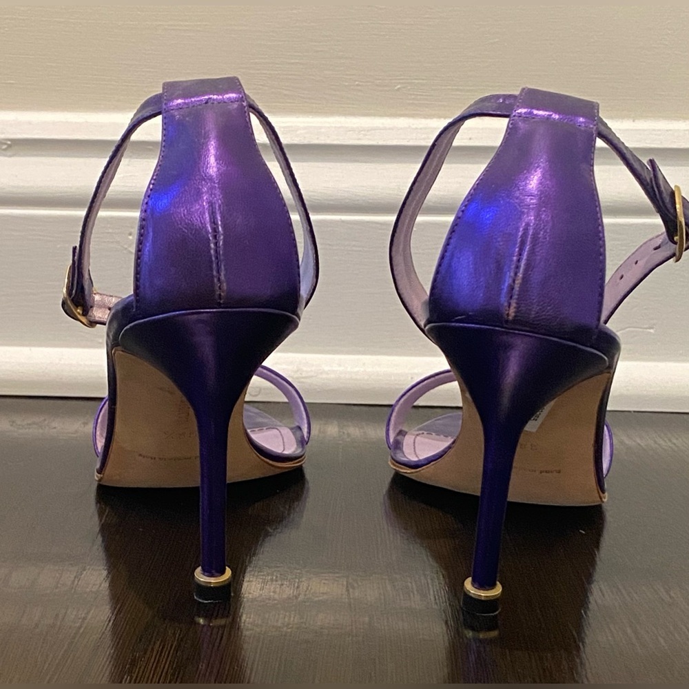 Manolo Blahnik Chaos Purple Metallic Ankle Strap Stiletto Heels 38.5 - Picture 3 of 9